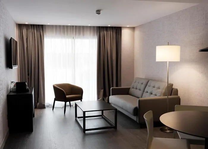 Hg City Suites